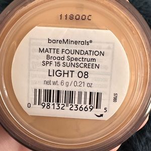 BareMinerals Matte in 08 Light